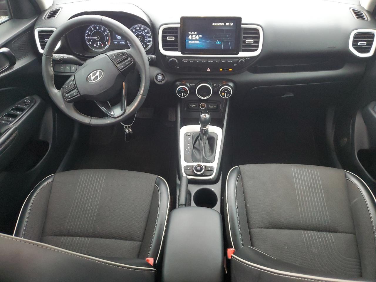 2022 Hyundai Venue - Image 8