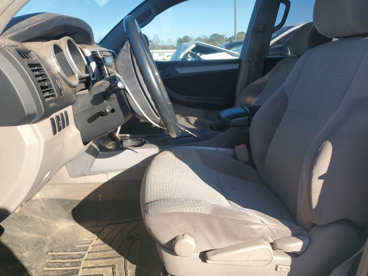 2005 Toyota 4Runner - Image 7