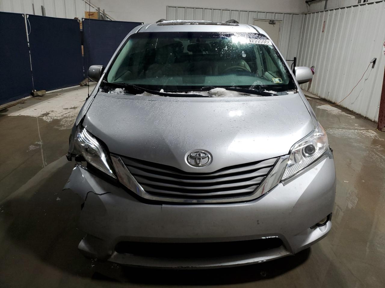 2014 Toyota Sienna - Image 5