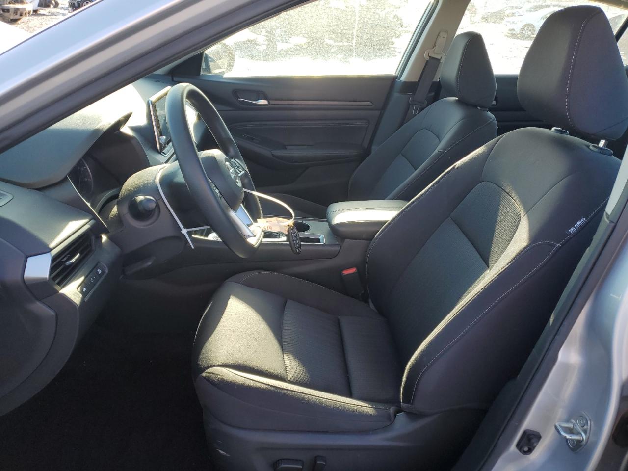 2020 Nissan Altima - Image 7