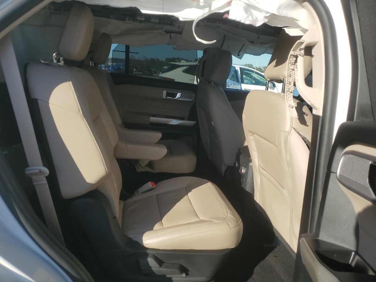 2021 Ford Explorer - Image 11