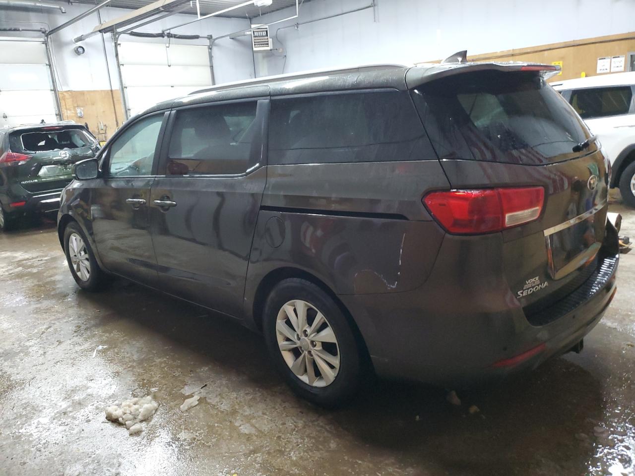 2015 Kia Sedona - Image 2