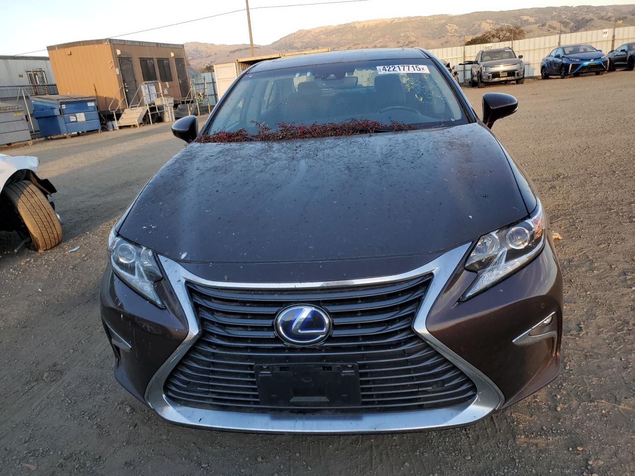 2016 Lexus ES - Image 5