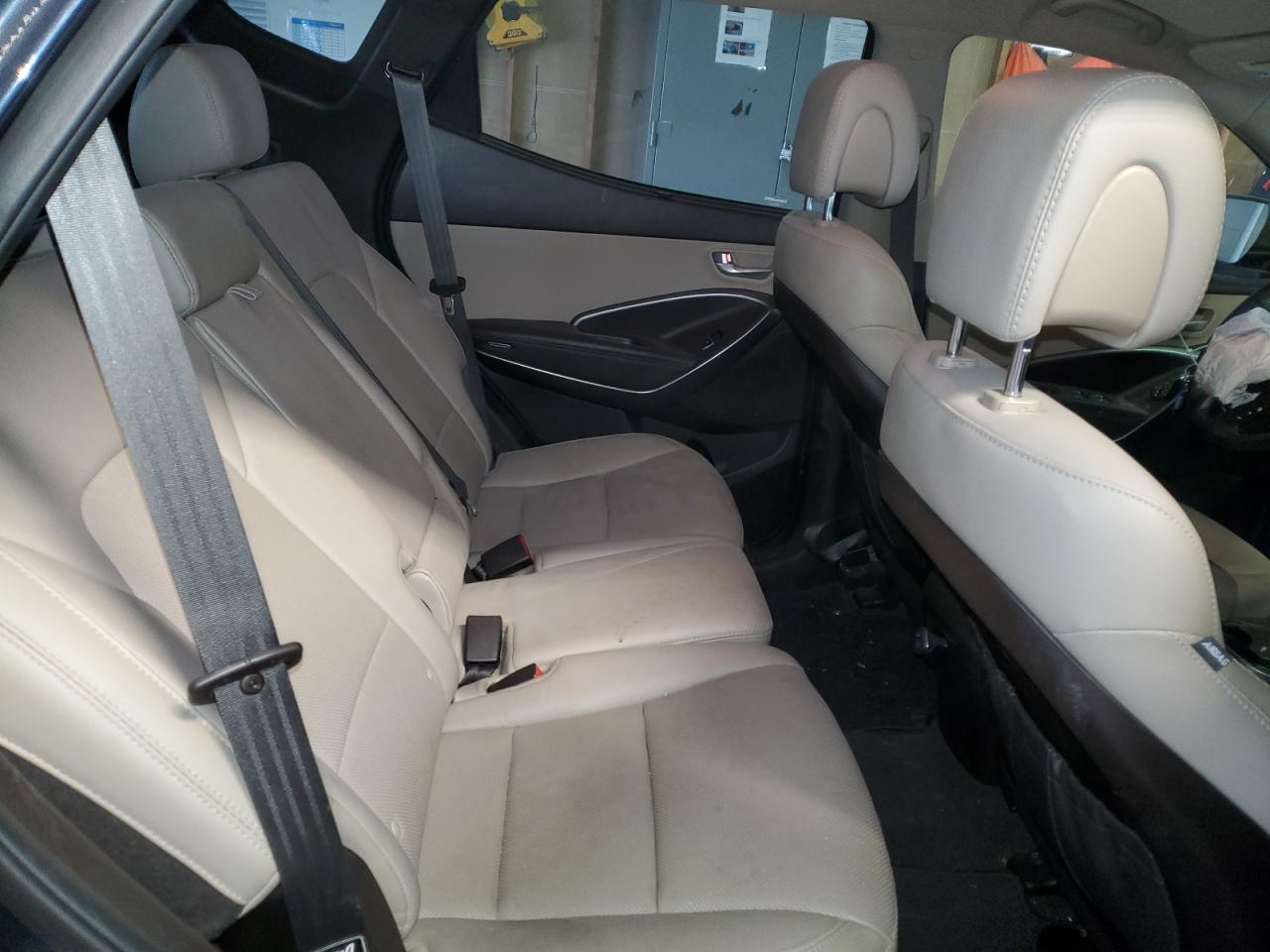 2018 Hyundai Santa Fe - Image 11