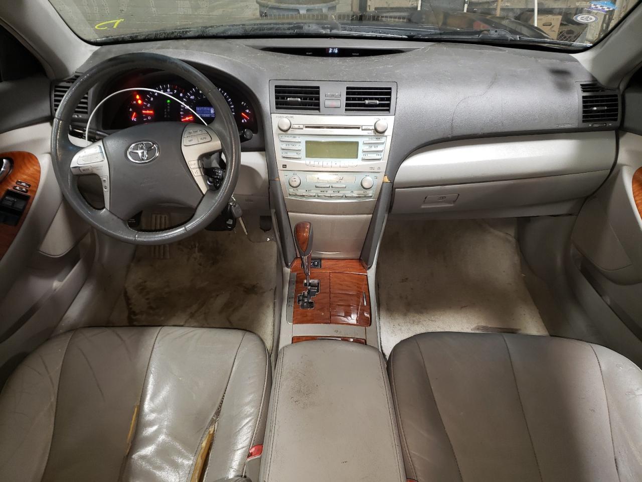 2009 Toyota Camry - Image 8