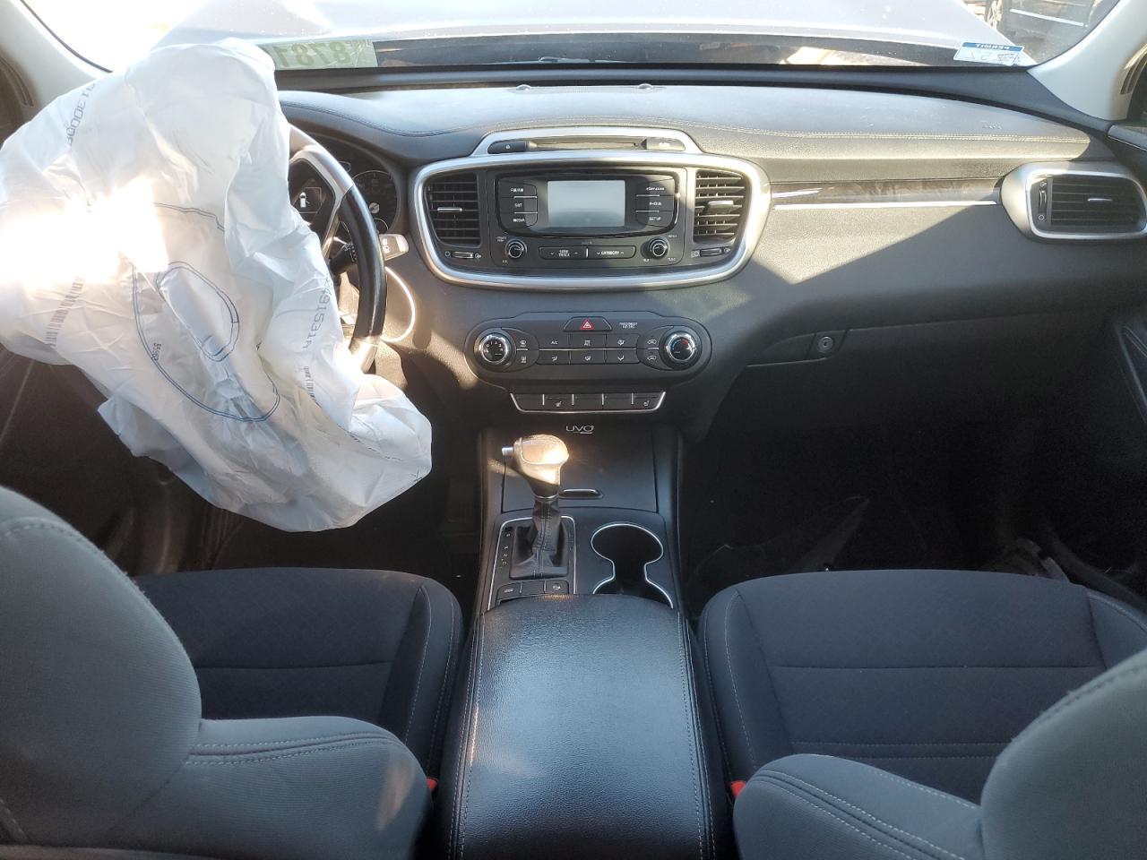 2016 Kia Sorento - Image 8