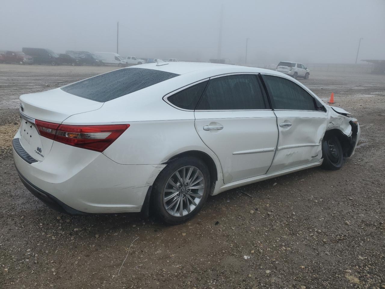 2018 Toyota Avalon - Image 3