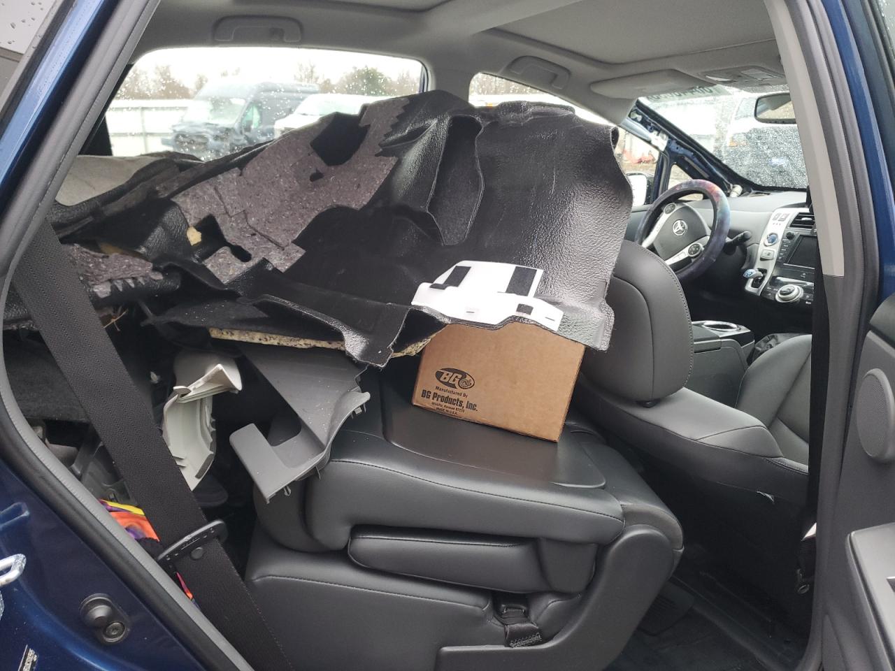 2012 Toyota Prius - Image 10