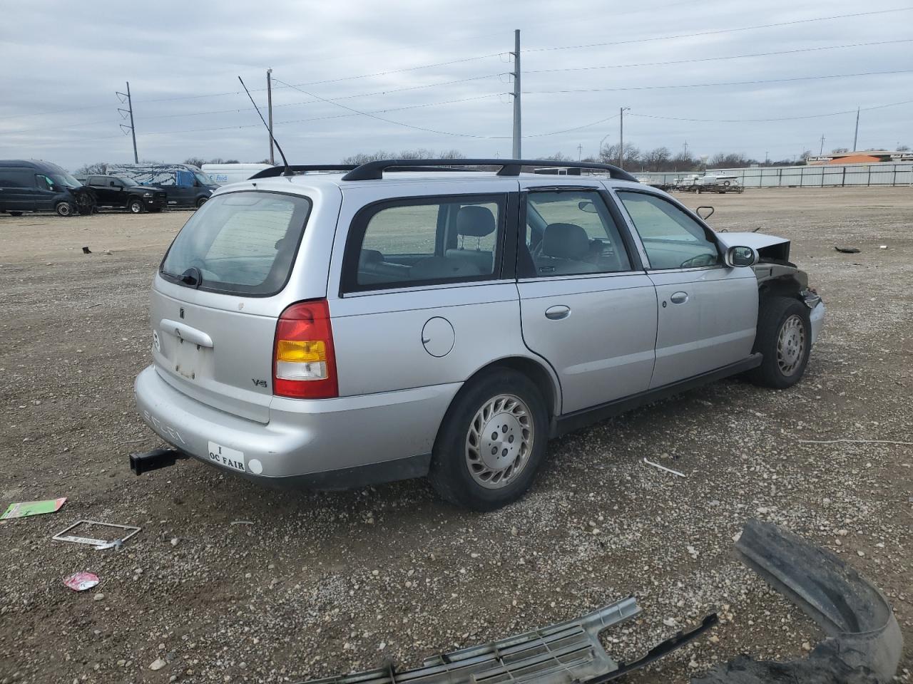 2001 Saturn LW - Image 3