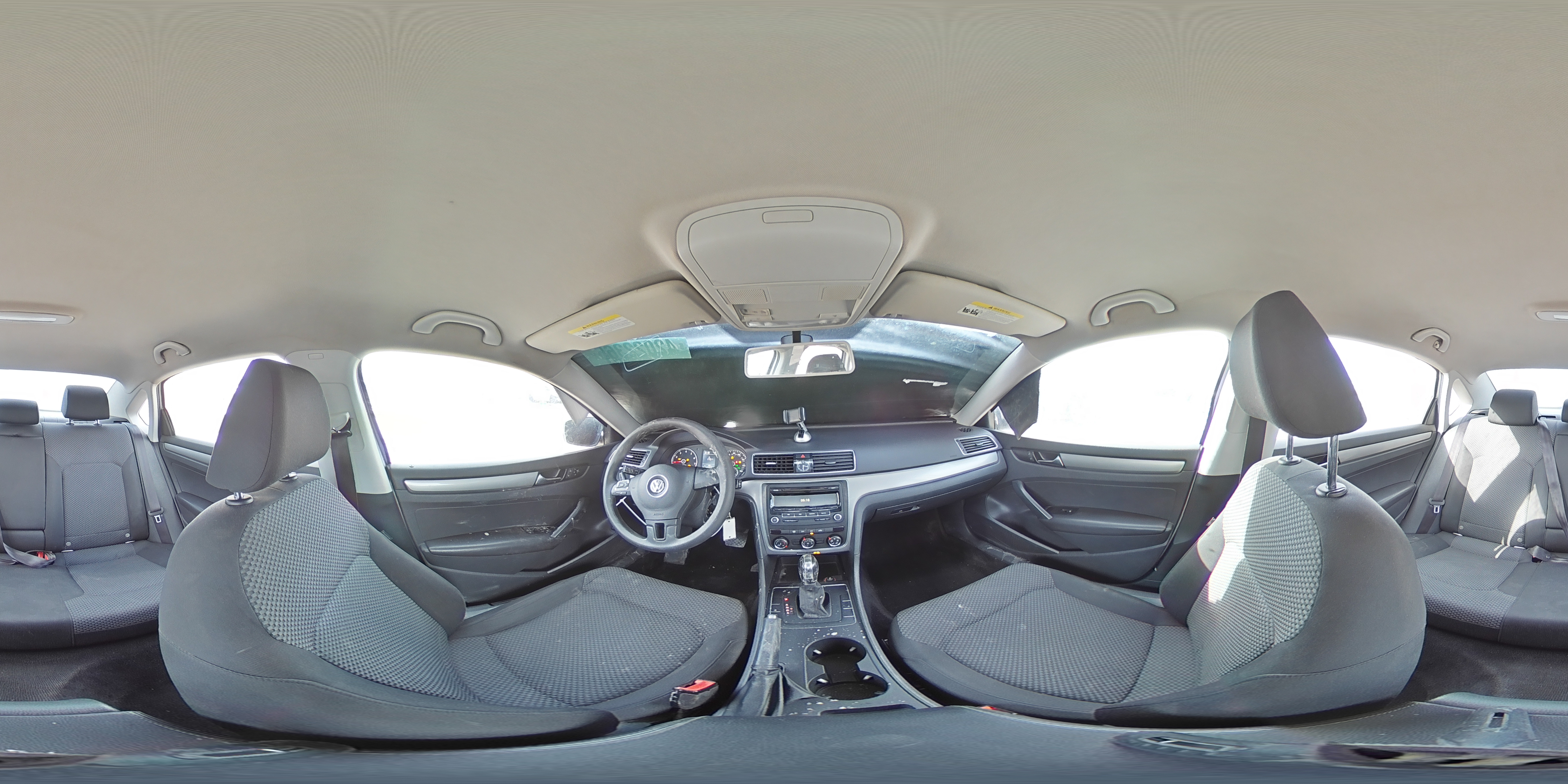 2014 Volkswagen Passat - Image 13