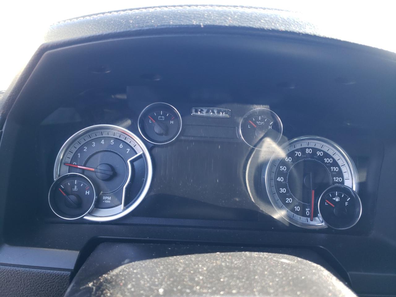 2016 RAM 1500 - Image 9