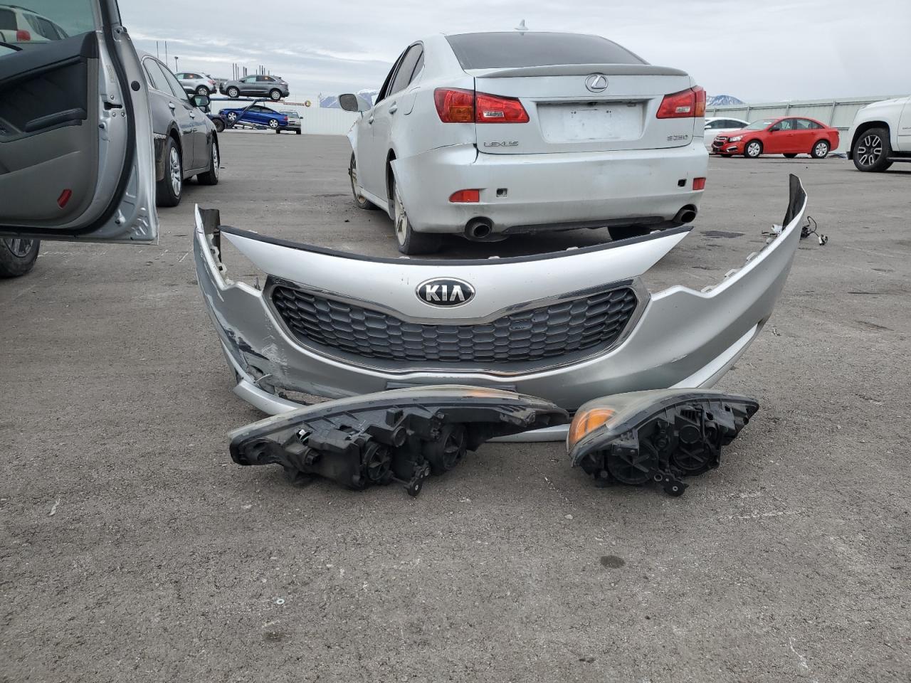 2016 Kia Forte - Image 12