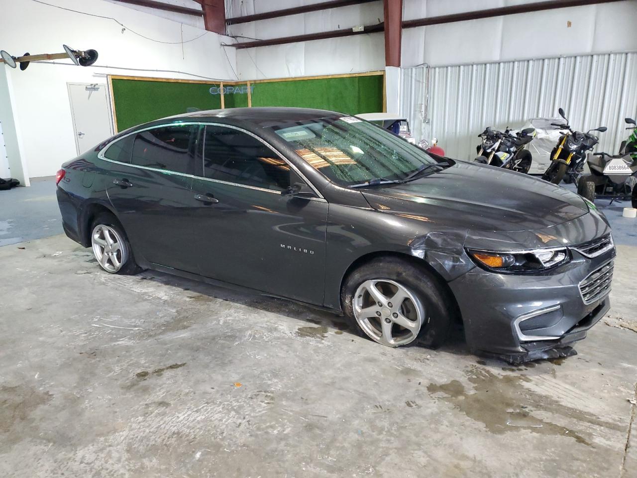 2017 Chevrolet Malibu - Image 4