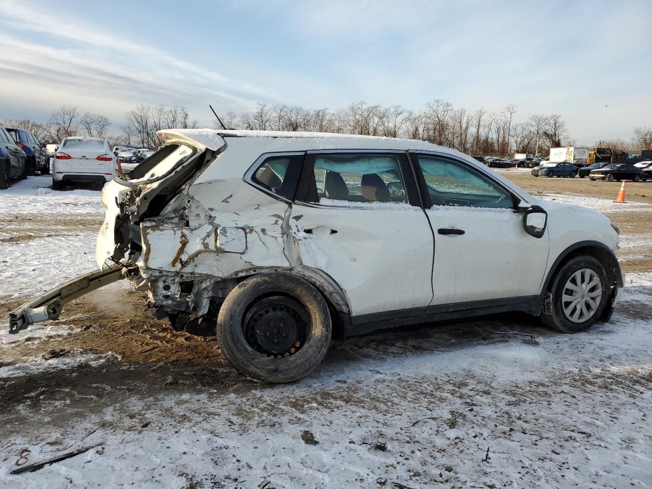 2016 Nissan Rogue - Image 3