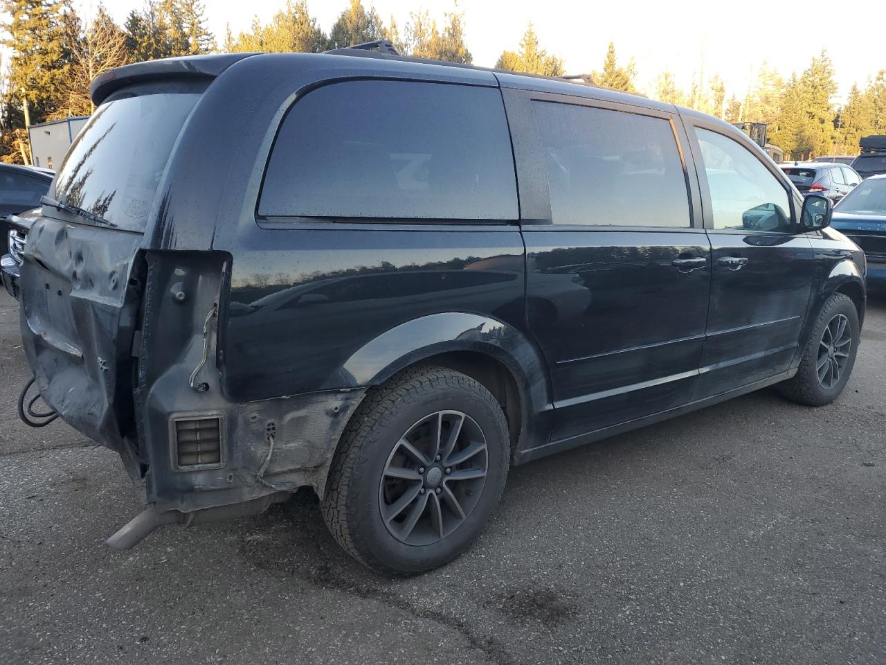 2015 Dodge Caravan - Image 3