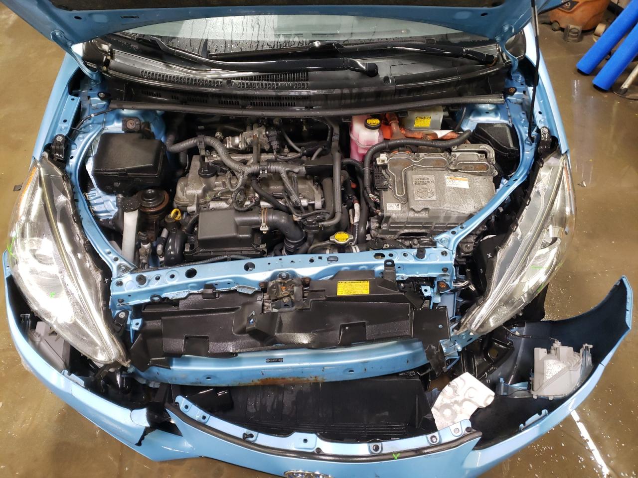2015 Toyota Prius - Image 11