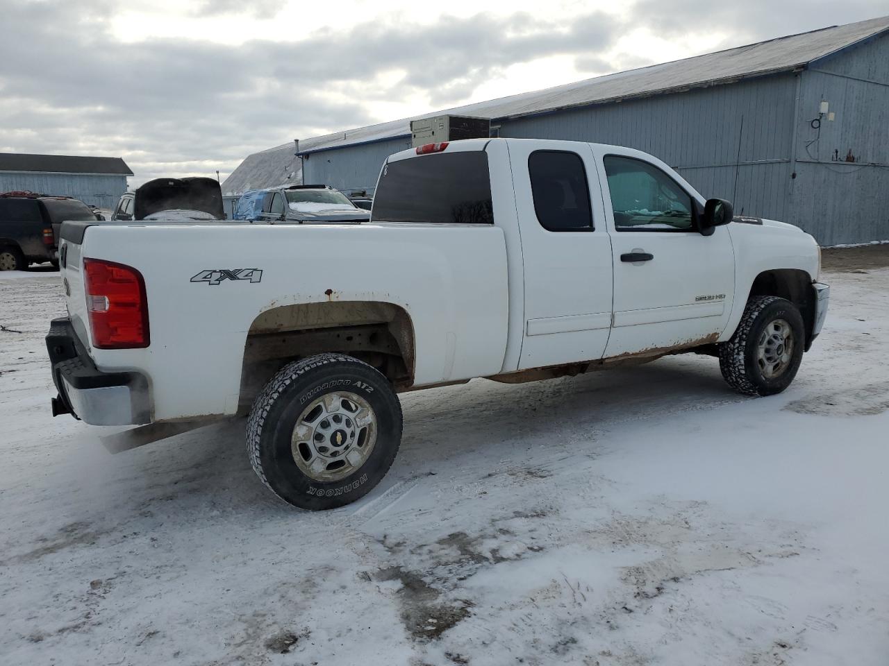 2011 Chevrolet Silverado - Image 3