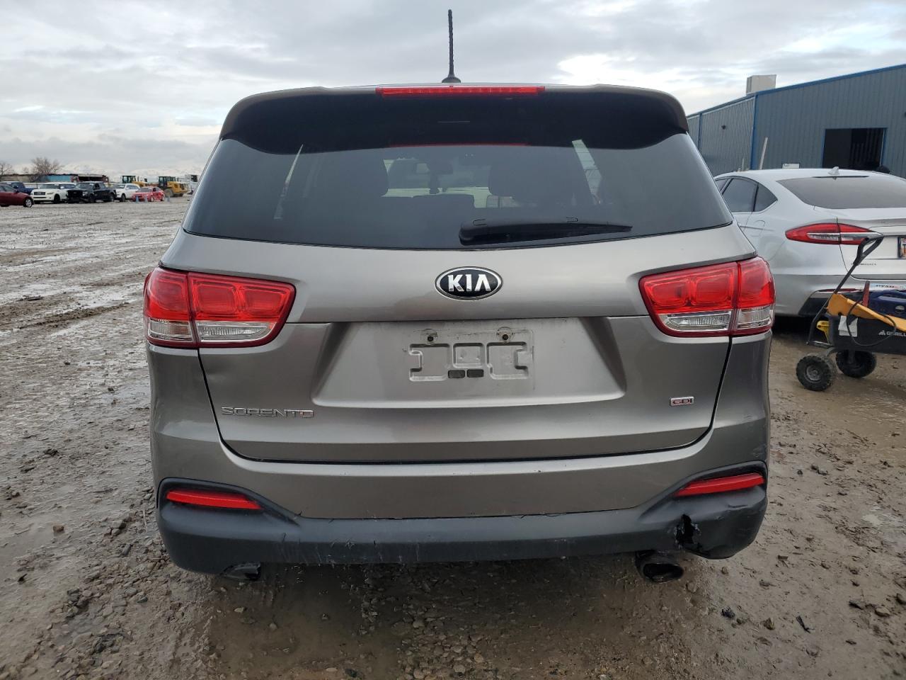 VIN 5XYPG4A3XGG037801 2016 KIA SORENTO no.6