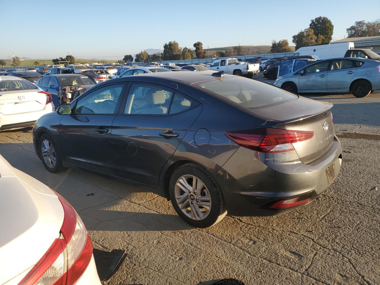 2020 Hyundai Elantra - Image 2