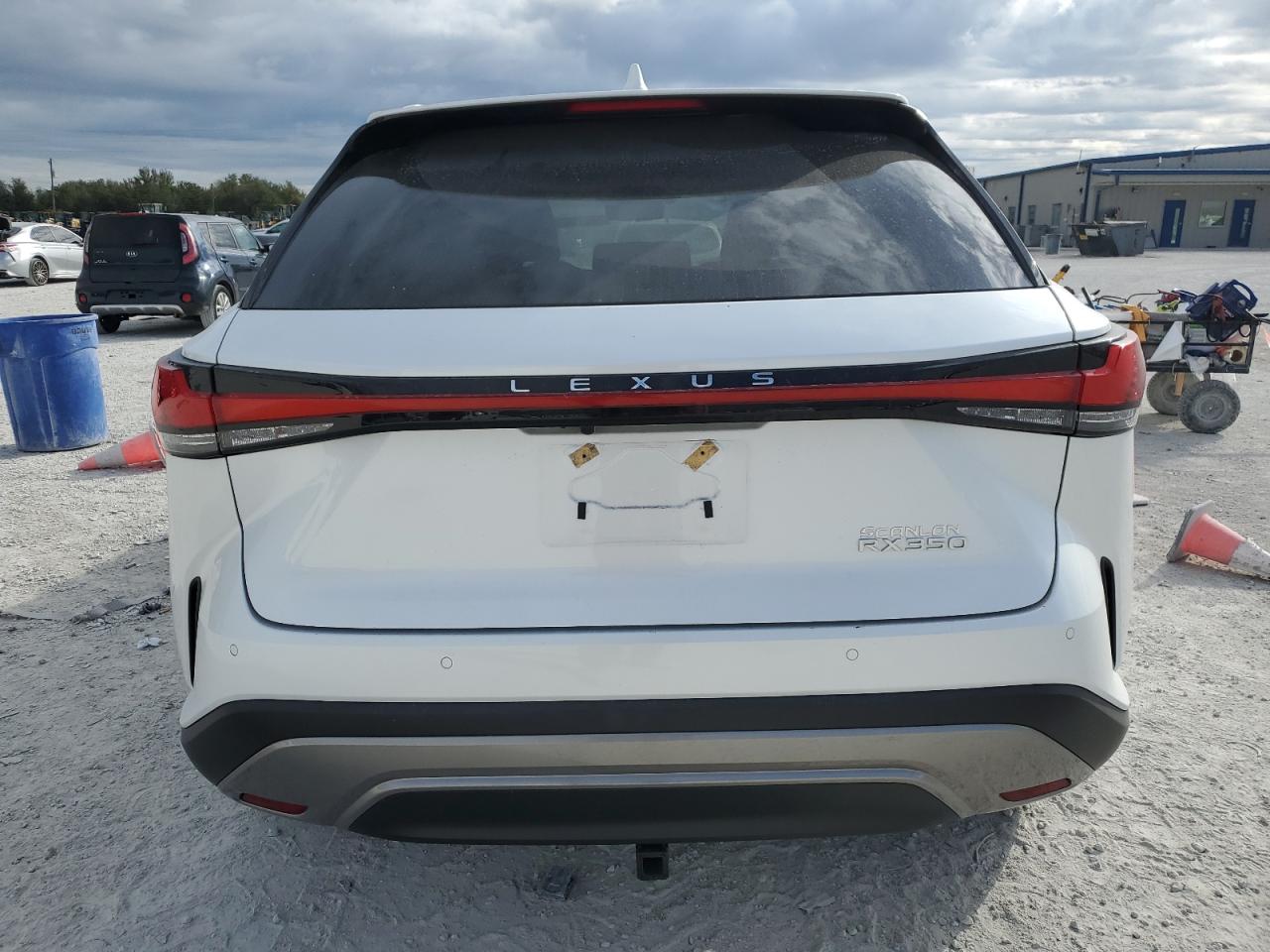 2023 Lexus RX - Image 6