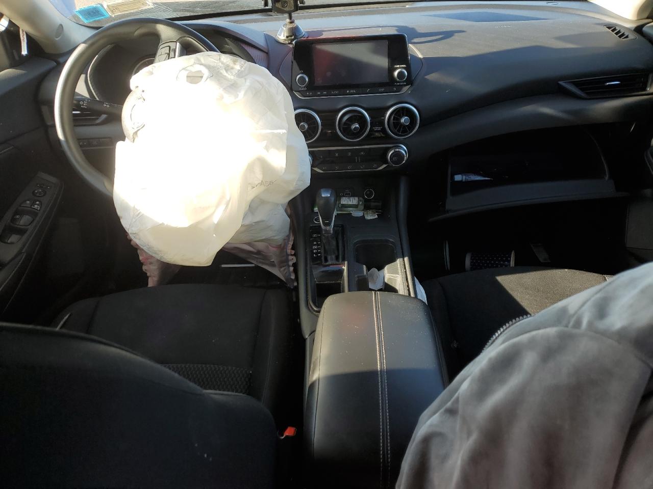 2021 Nissan Sentra - Image 8