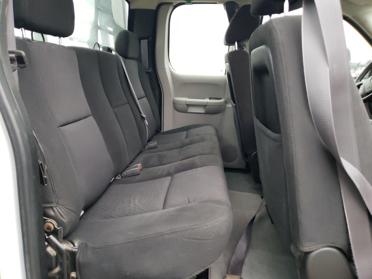 2011 GMC Sierra - Image 10
