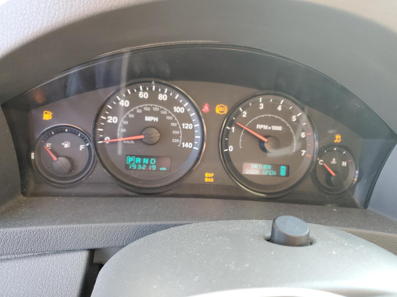 2006 Jeep Grand Cherokee - Image 9