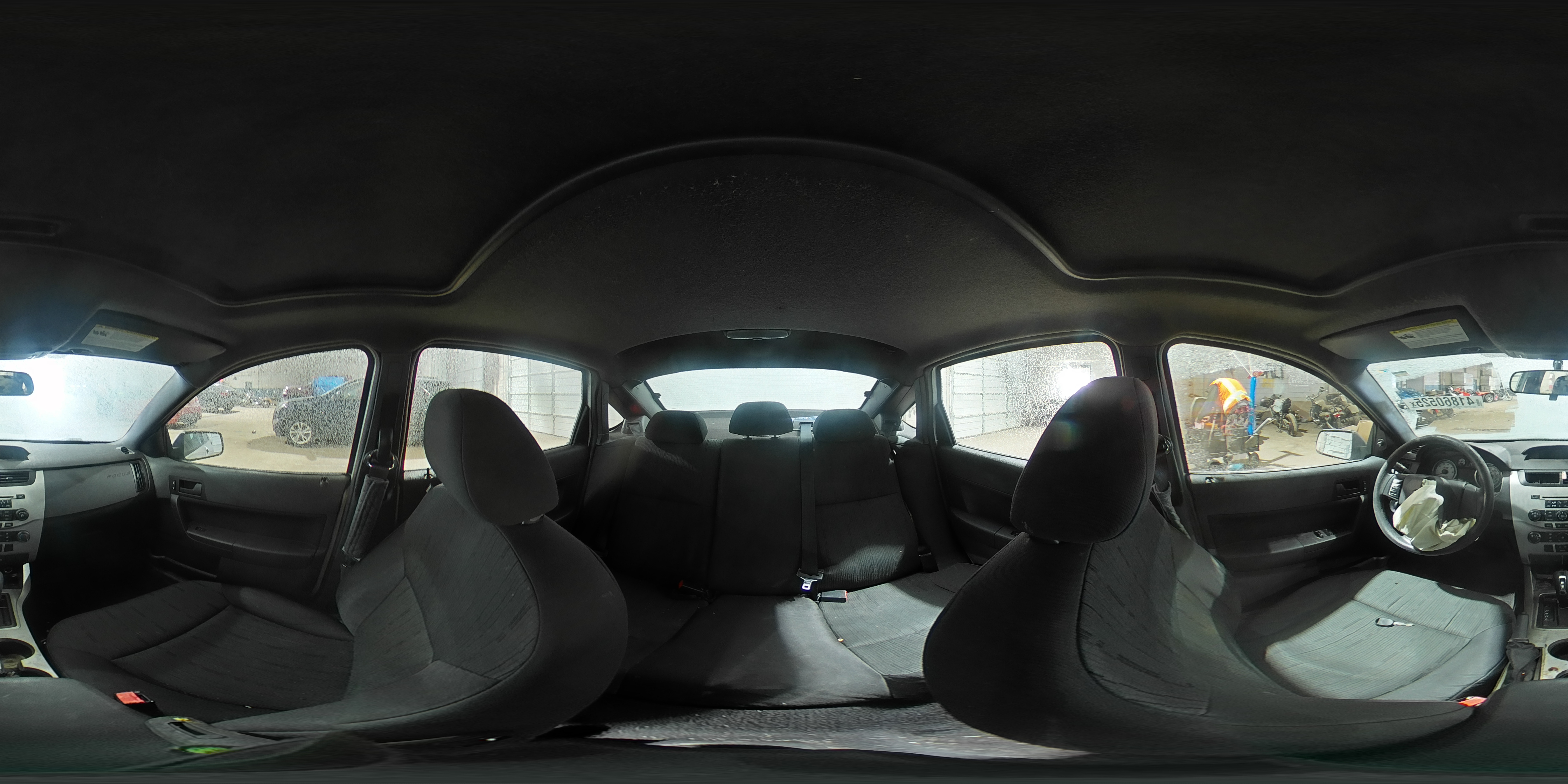 2010 Ford Focus - Image 12
