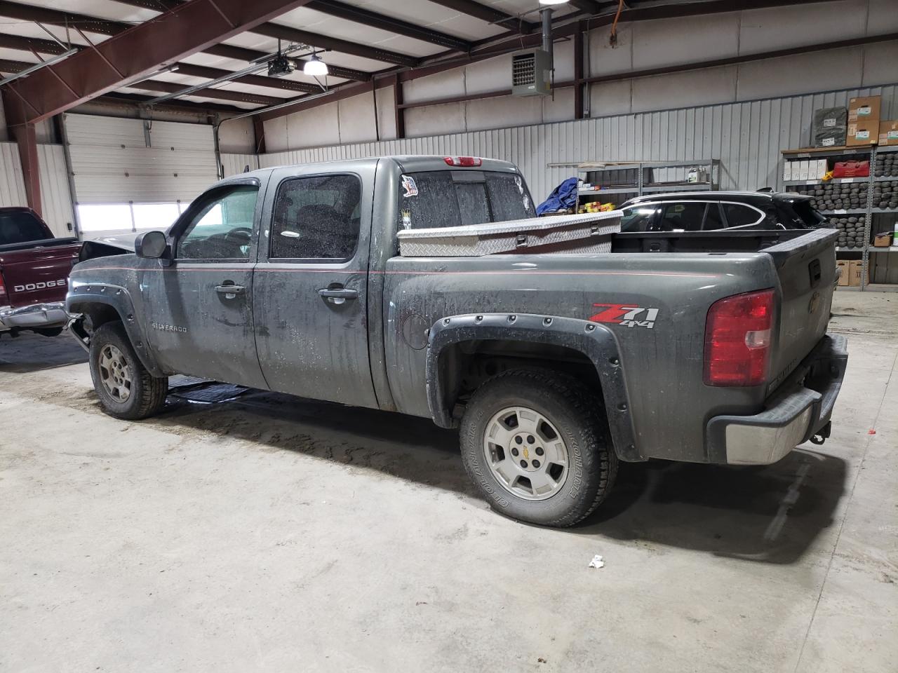 2011 Chevrolet Silverado - Image 2