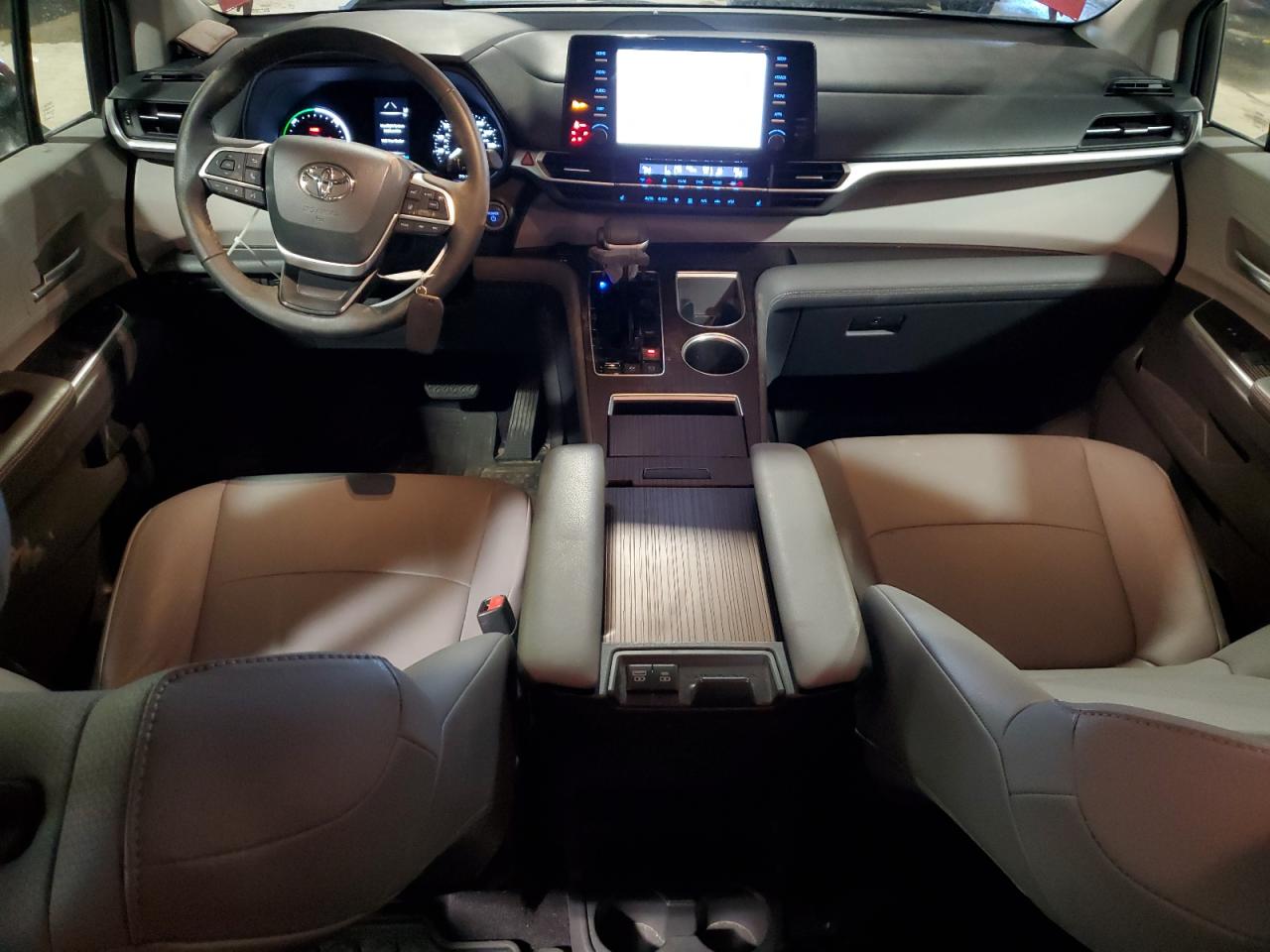 2021 Toyota Sienna - Image 8