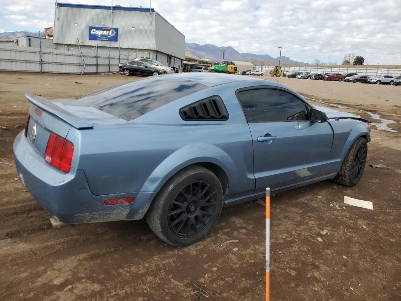 2005 Ford Mustang - Image 3