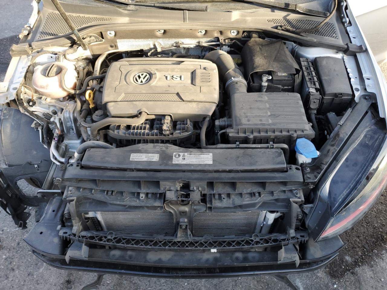 2016 Volkswagen GTI - Image 11