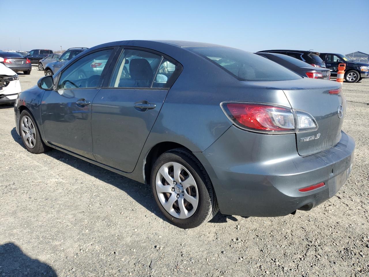 2013 Mazda 3 - Image 2