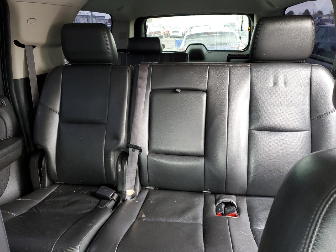 2013 Chevrolet Suburban - Image 10