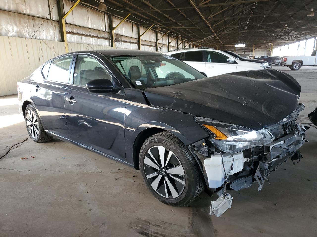 2021 Nissan Altima - Image 4