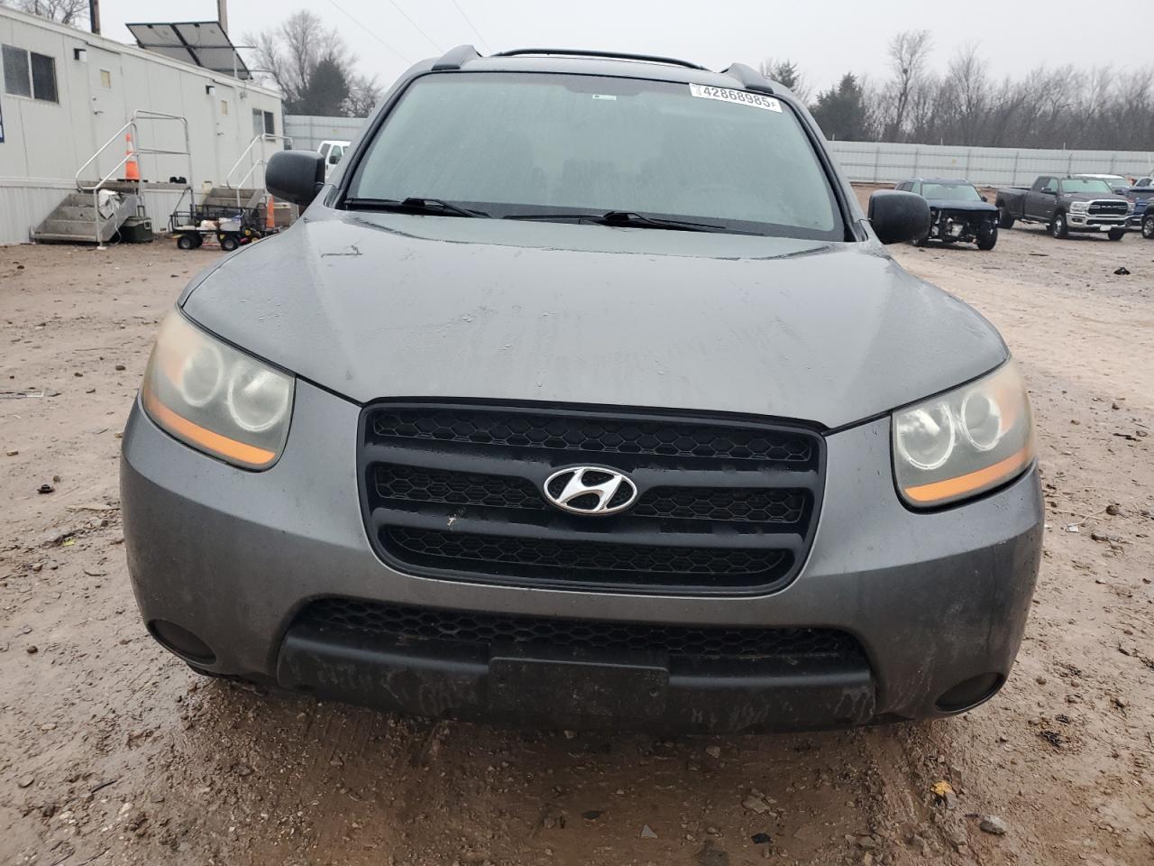 2009 Hyundai Santa Fe - Image 5