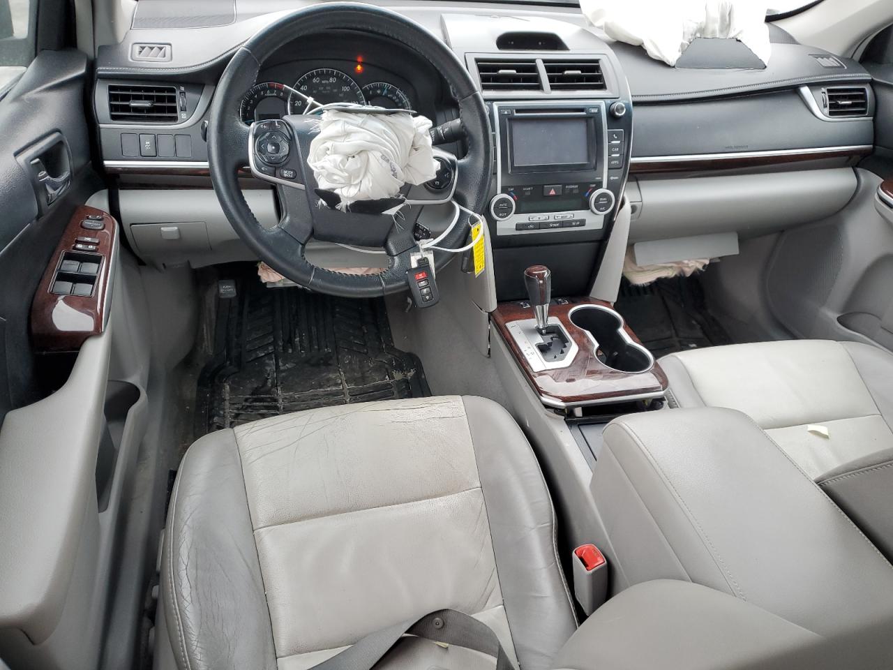 2013 Toyota Camry - Image 8