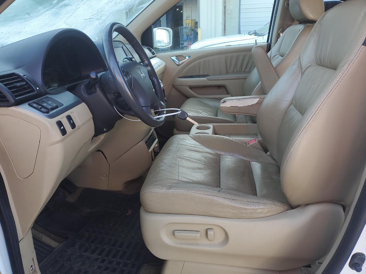 2010 Honda Odyssey - Image 7