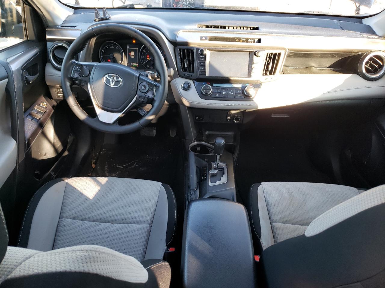 2018 Toyota RAV 4 - Image 8