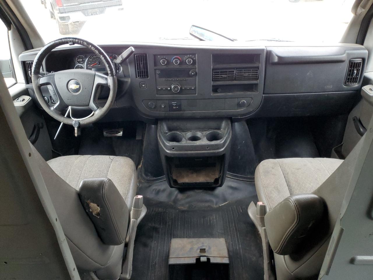 2011 Chevrolet Express - Image 8