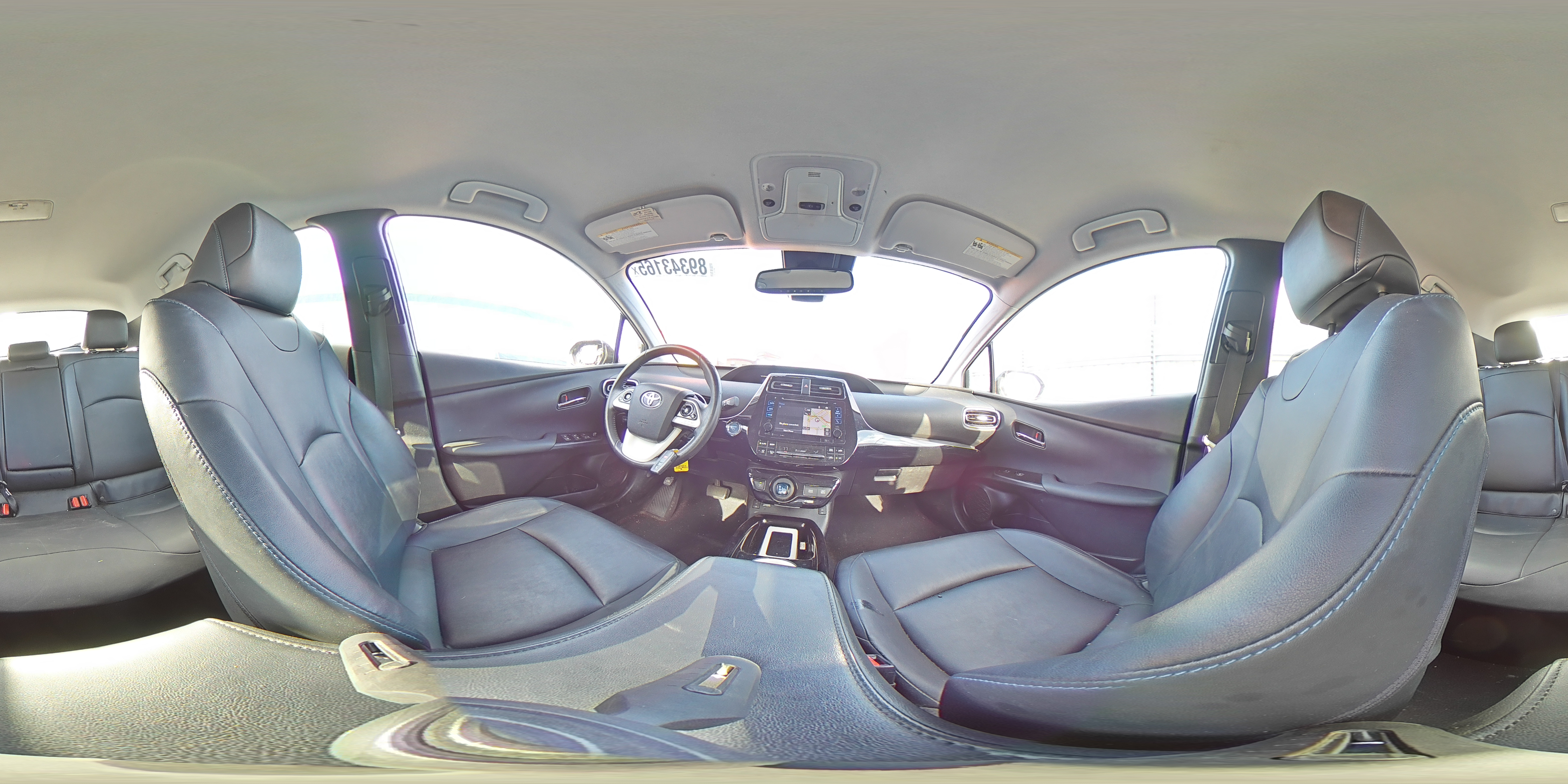 2016 Toyota Prius - Image 12