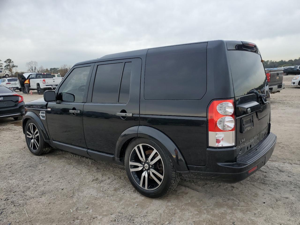 2013 Land Rover LR4 - Image 2