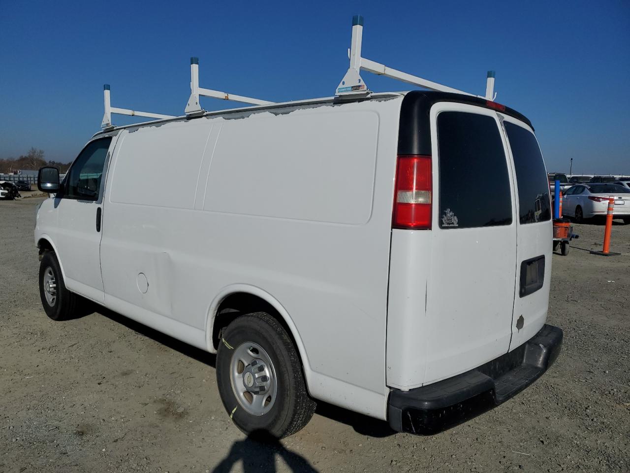 2010 Chevrolet Express - Image 2