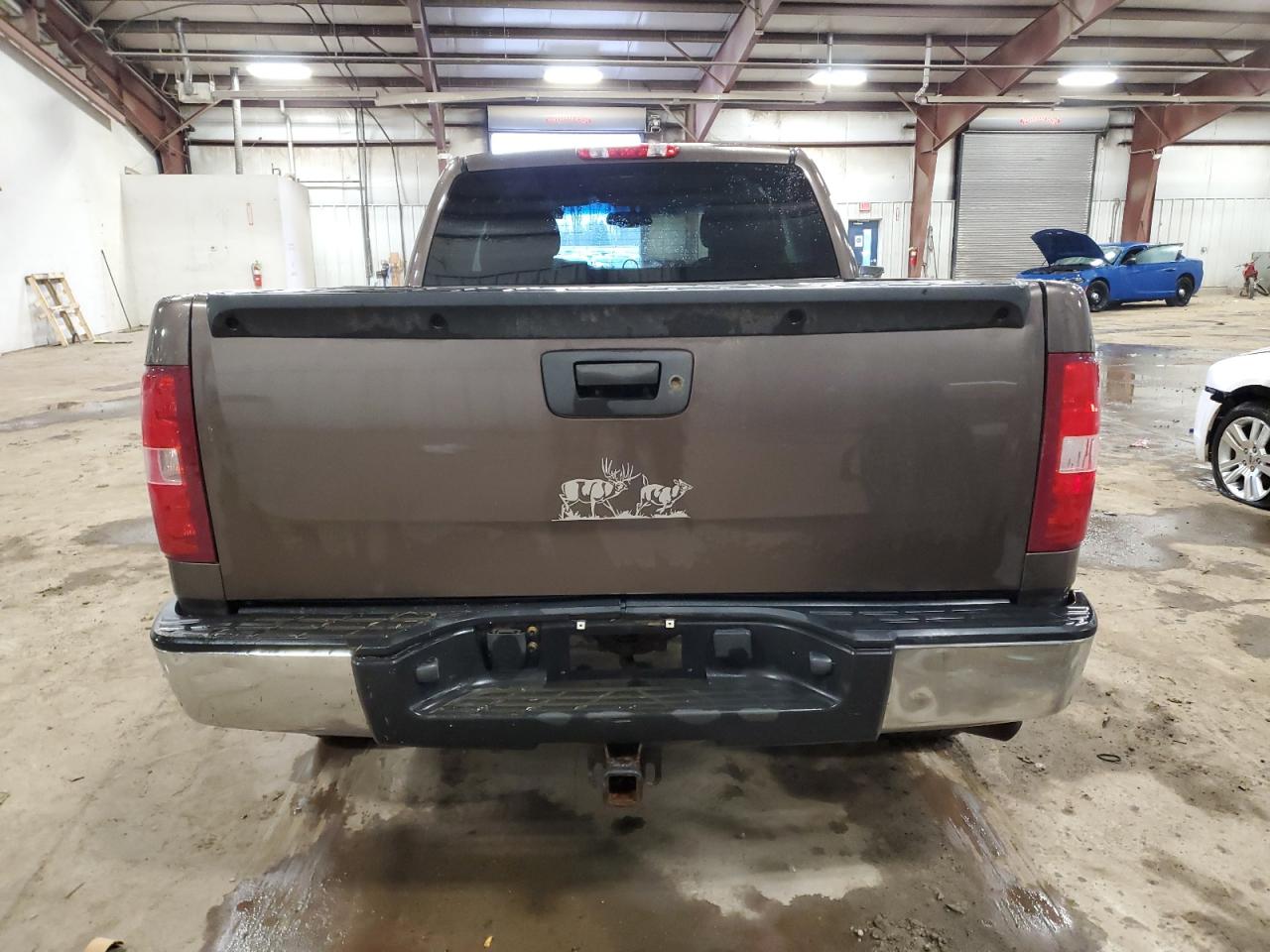 2007 Chevrolet Silverado - Image 6