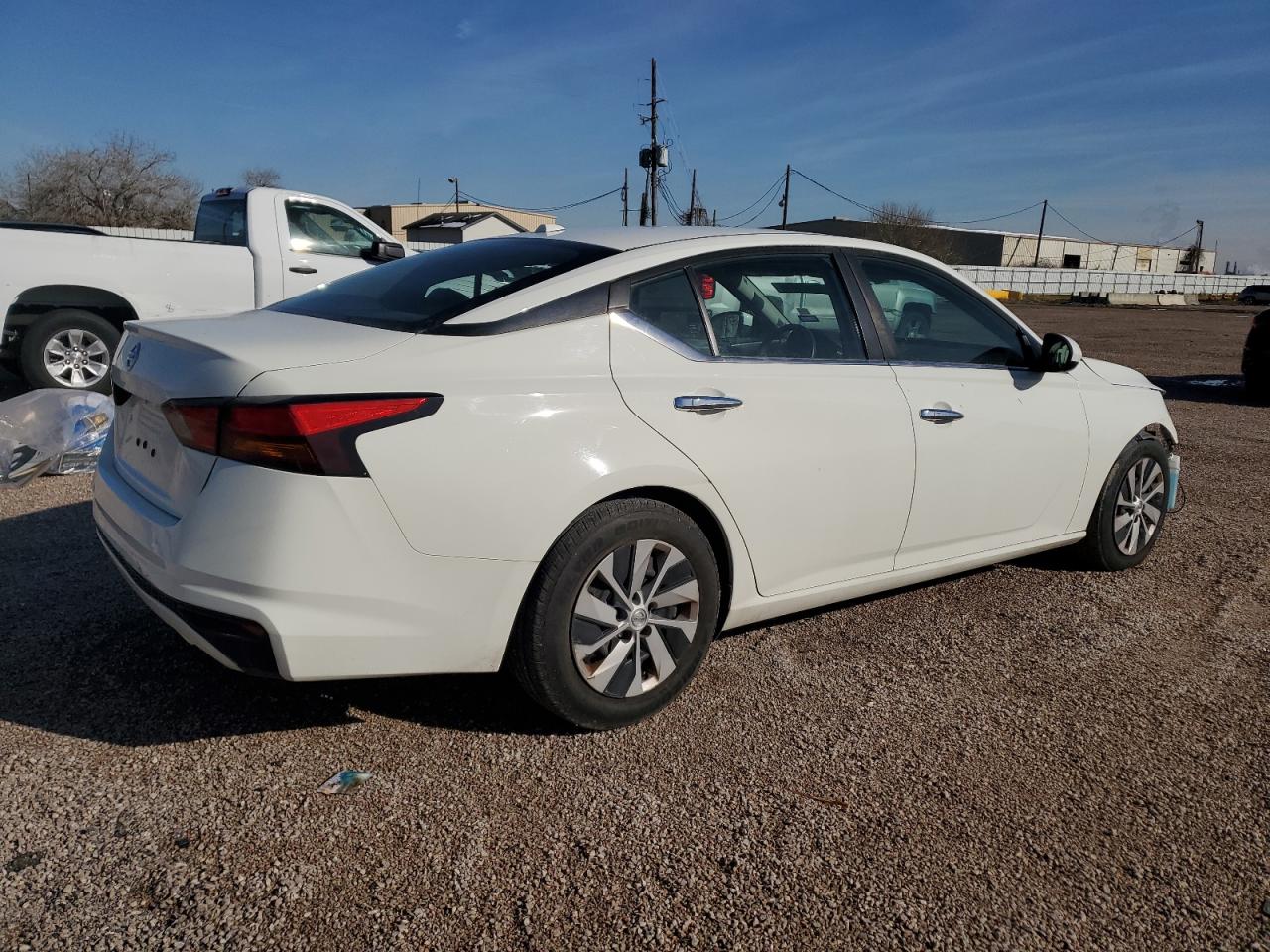 2020 Nissan Altima - Image 3