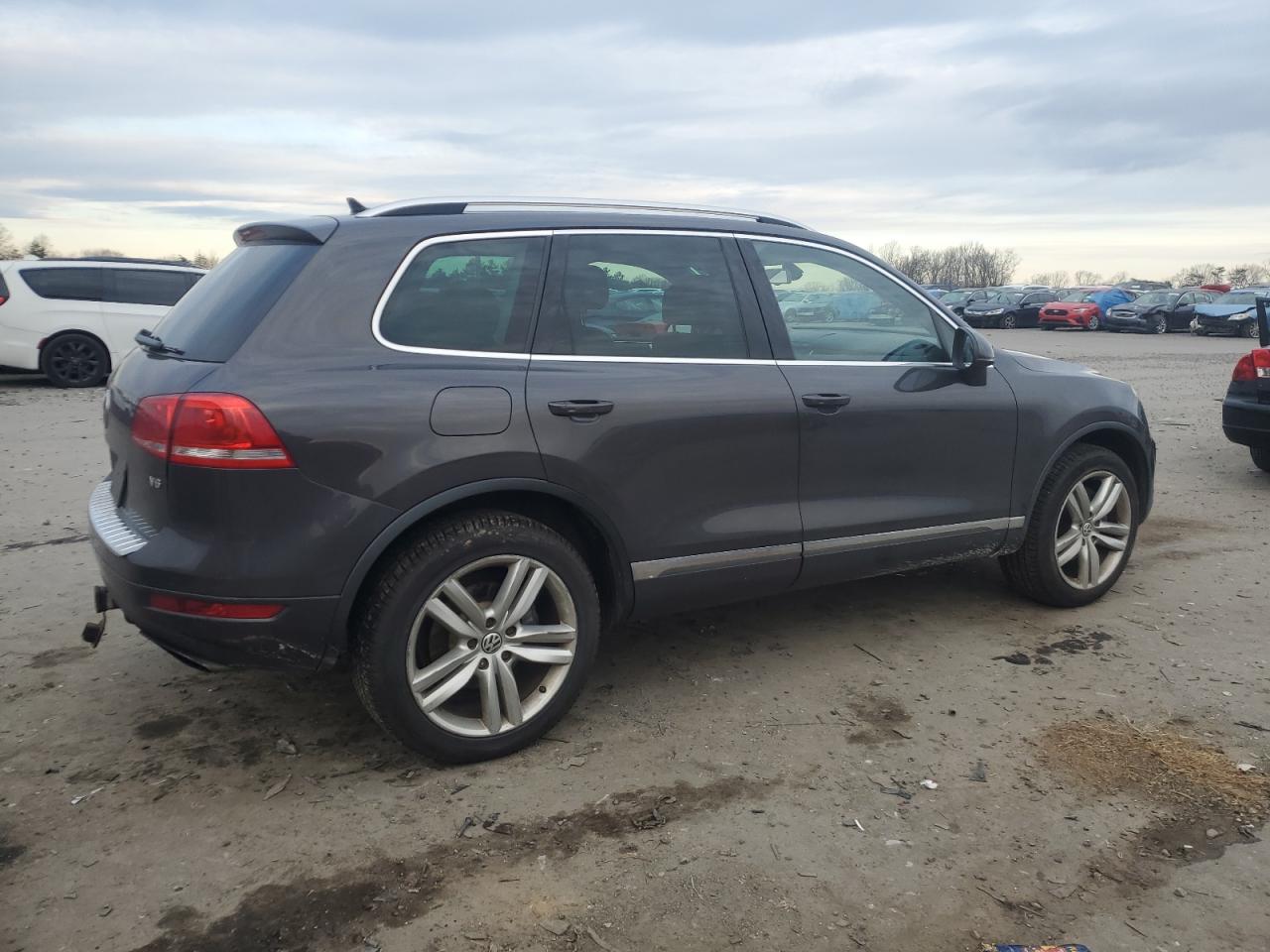 VIN WVGEF9BP9DD006215 2013 VOLKSWAGEN TOUAREG no.3