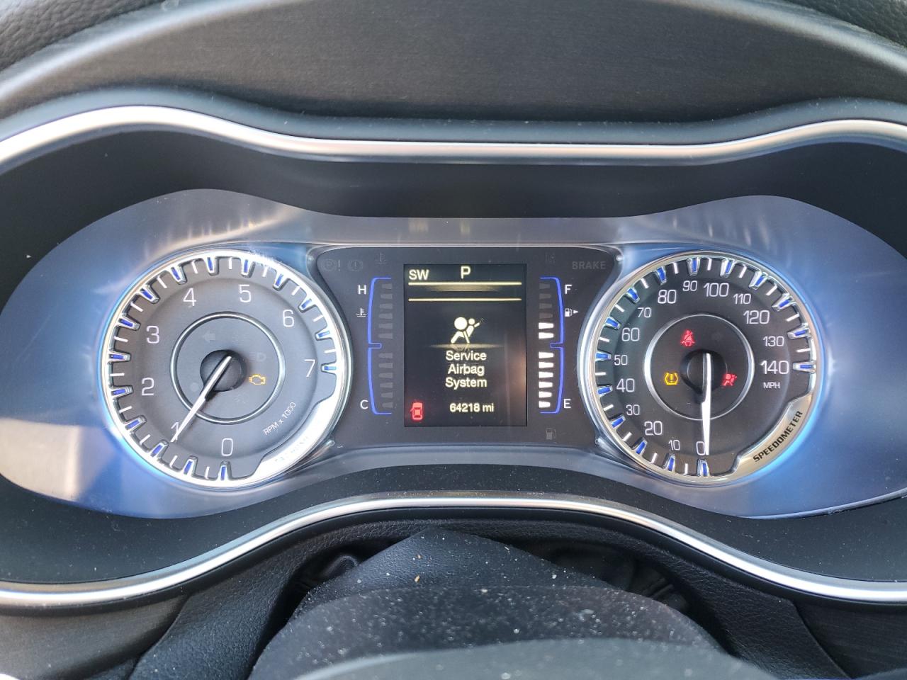 2016 Chrysler 200 - Image 9