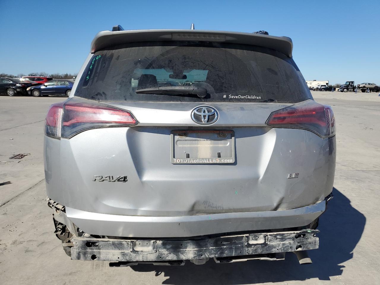 2018 Toyota RAV 4 - Image 6
