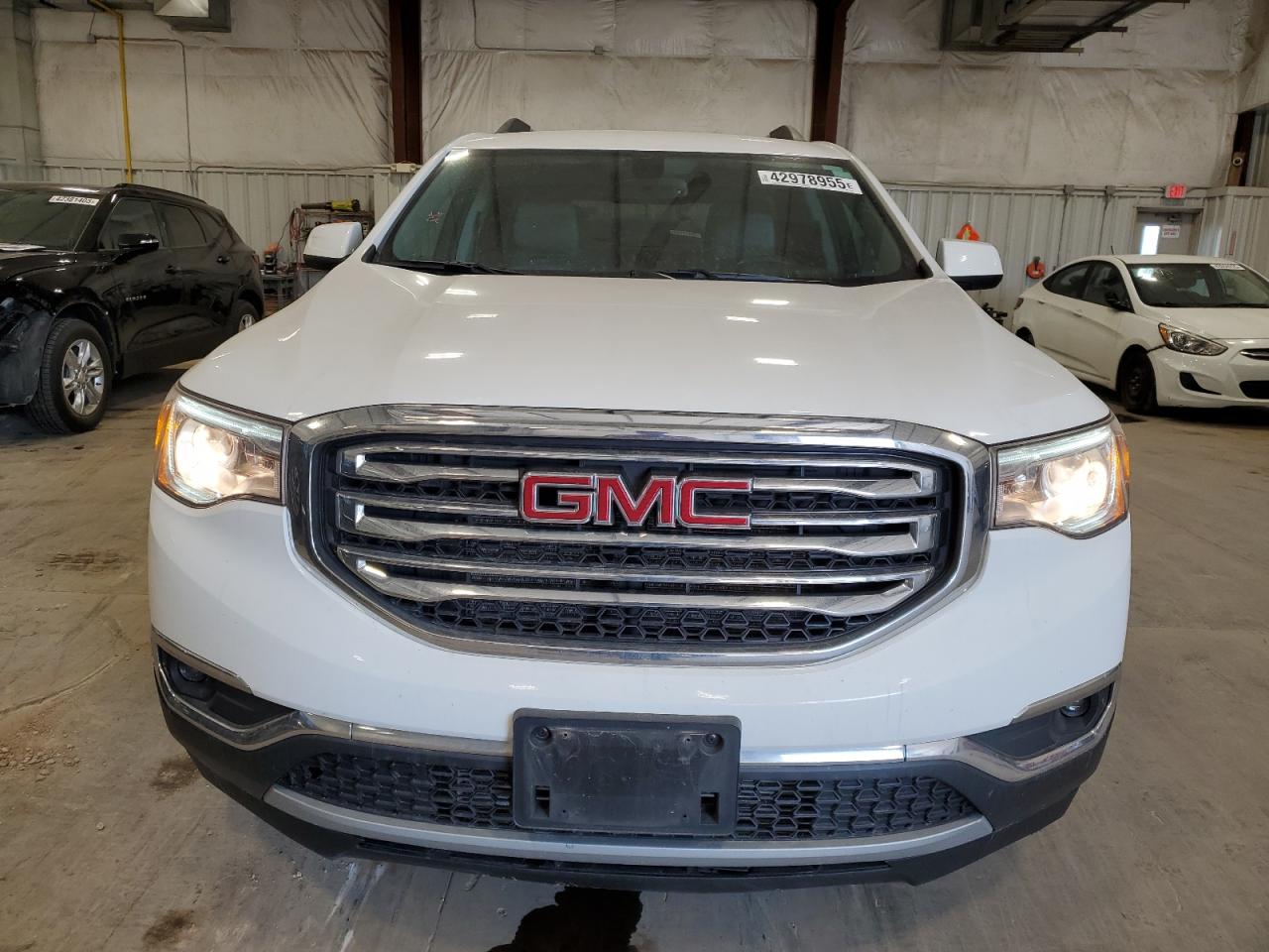 2017 GMC Acadia - Image 5