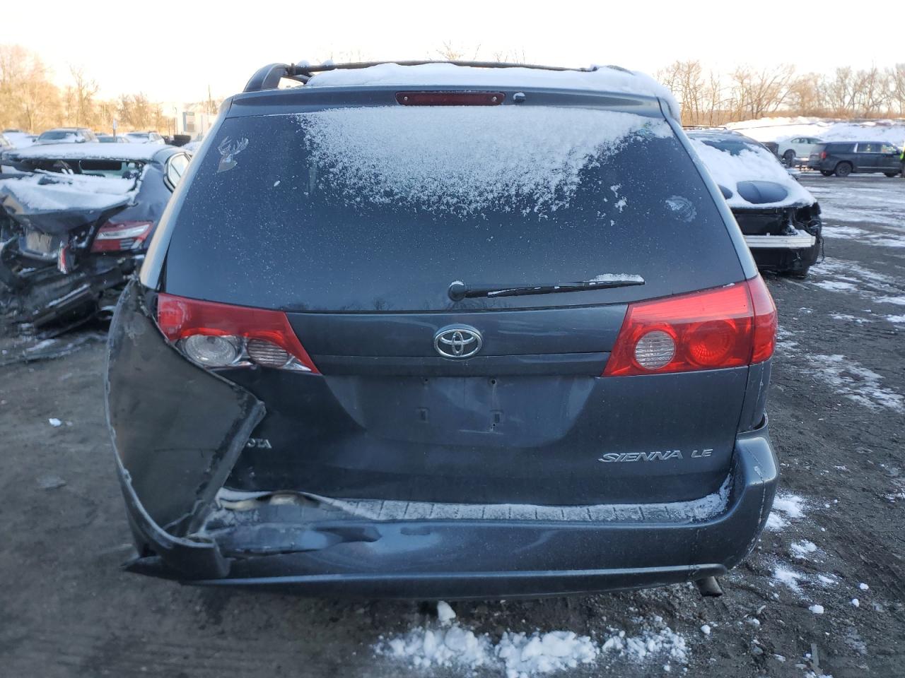 2007 Toyota Sienna - Image 6